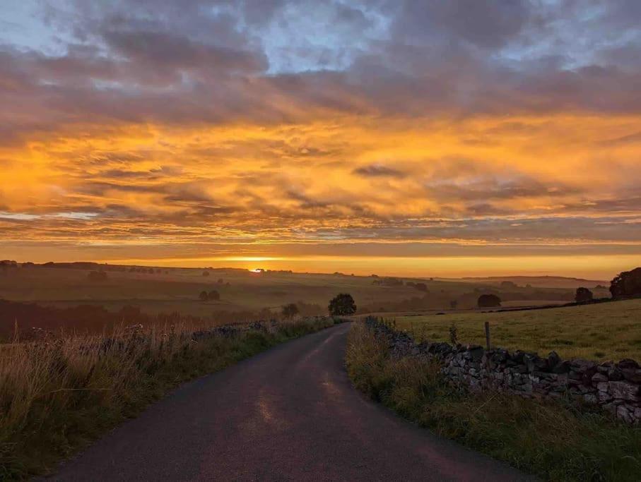 Gorgeous Cozy Cottage With A Heritage Feel, Walks, Pubs & Wood Burner Tideswell Dış mekan fotoğraf